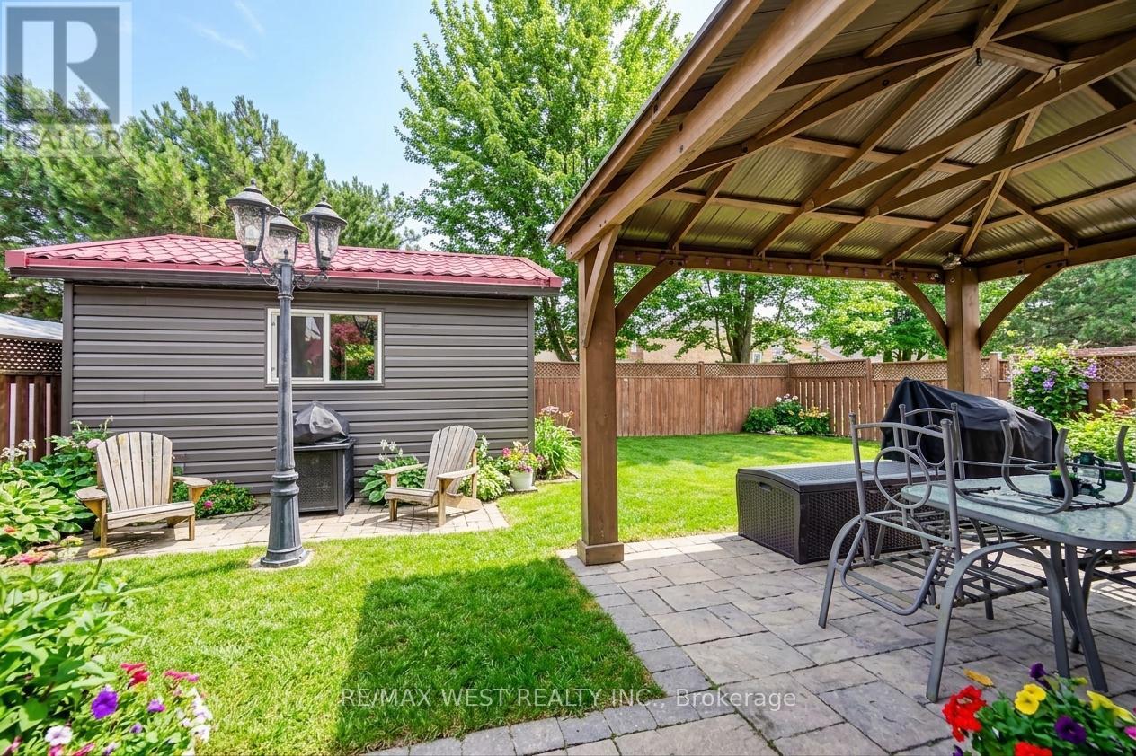 38 Bottlebrush Drive, Brampton, Ontario  L6R 2Z5 - Photo 21 - W12767610