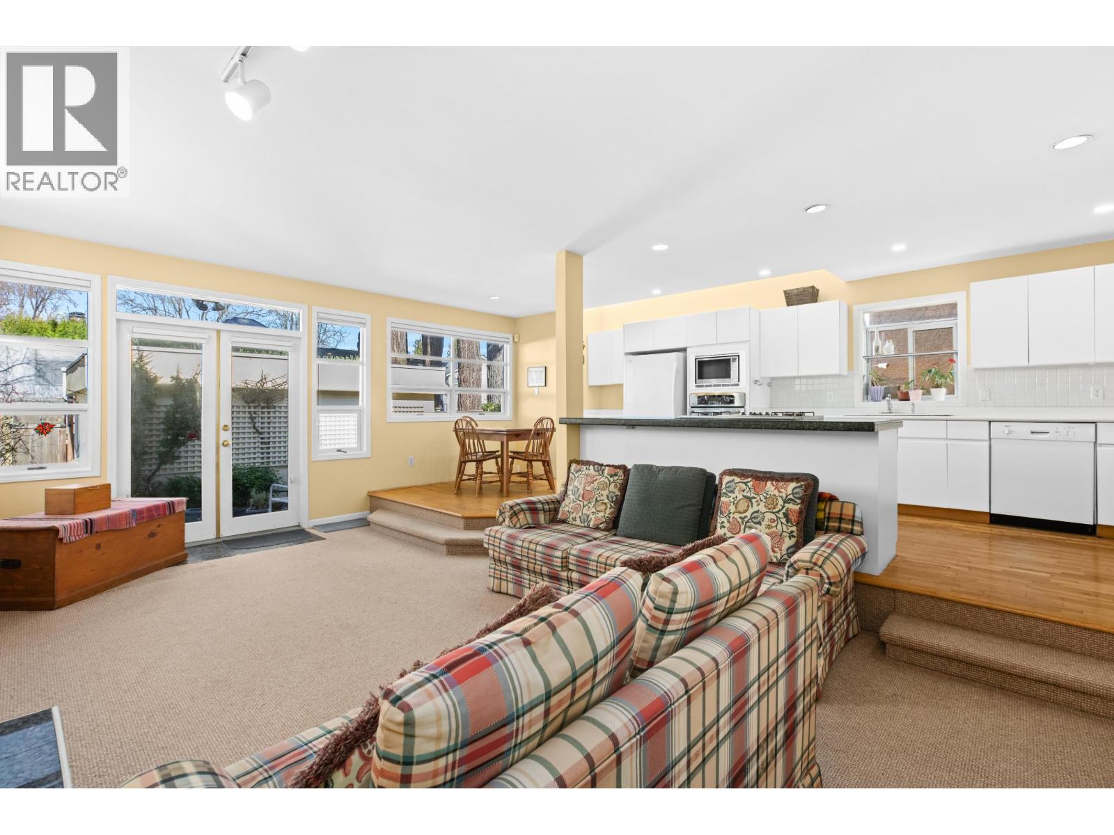 4367 W 15TH AVENUE, Vancouver, British Columbia