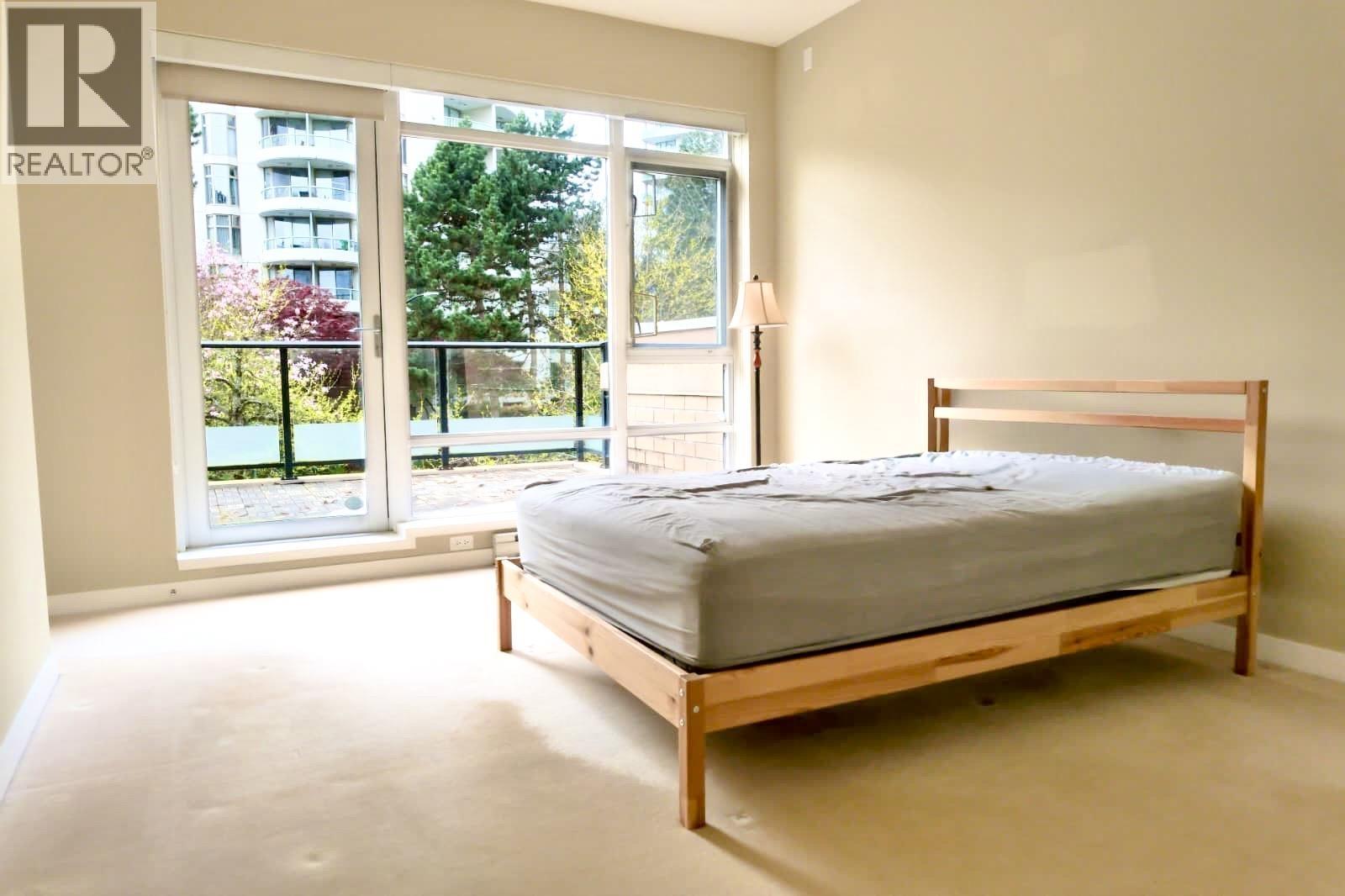 6198 Wilson Avenue, Burnaby, British Columbia  V5H 2R8 - Photo 2 - R3113028