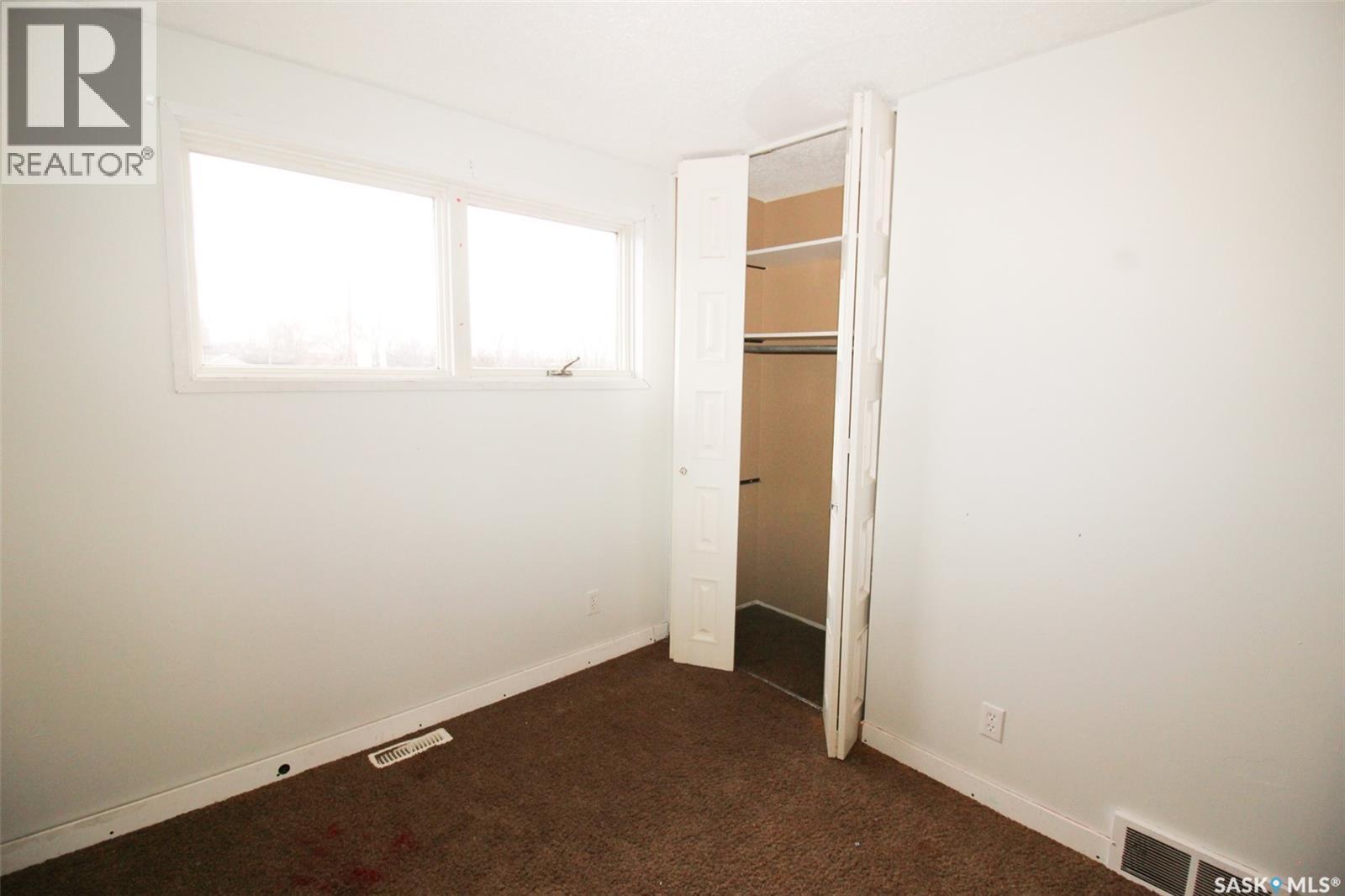 504 3rd Avenue E, Frontier, Saskatchewan  S0N 0W0 - Photo 16 - SK034024