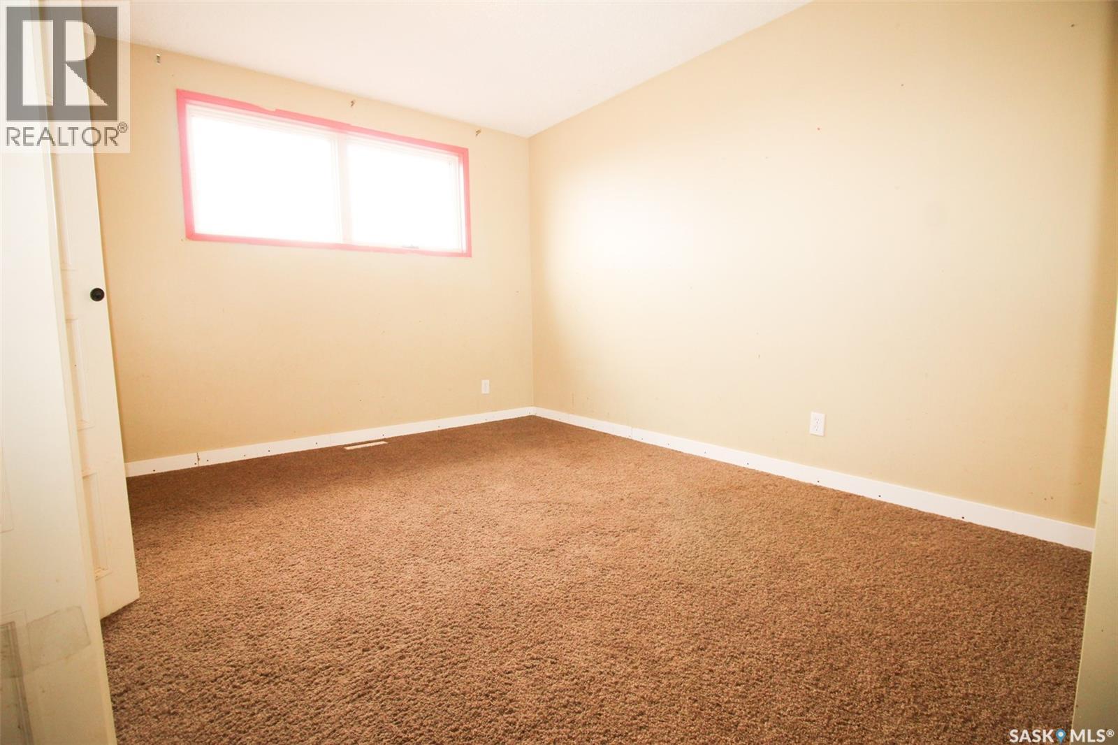 504 3rd Avenue E, Frontier, Saskatchewan  S0N 0W0 - Photo 17 - SK034024