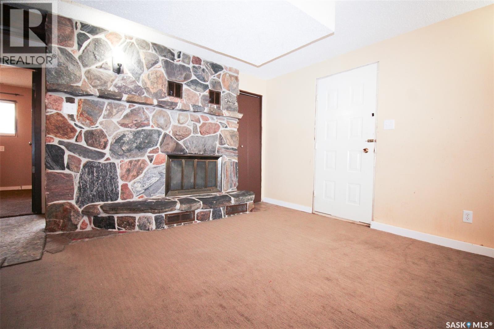 504 3rd Avenue E, Frontier, Saskatchewan  S0N 0W0 - Photo 24 - SK034024