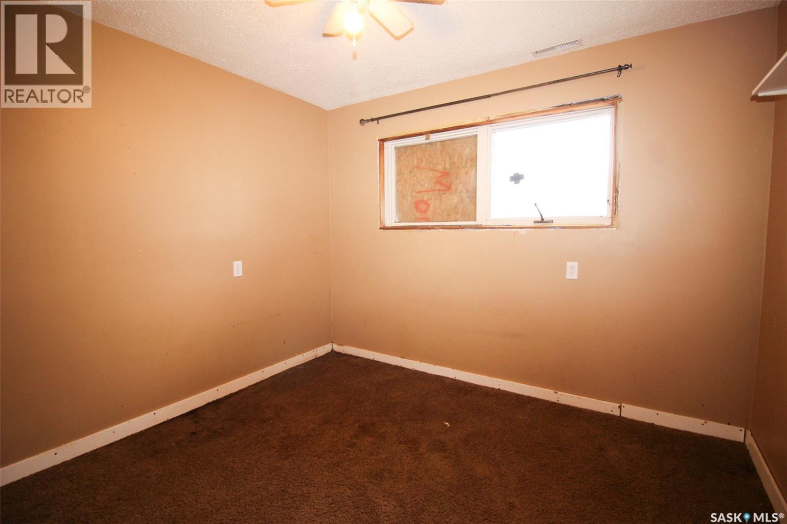 504 3rd Avenue E, Frontier, Saskatchewan  S0N 0W0 - Photo 28 - SK034024