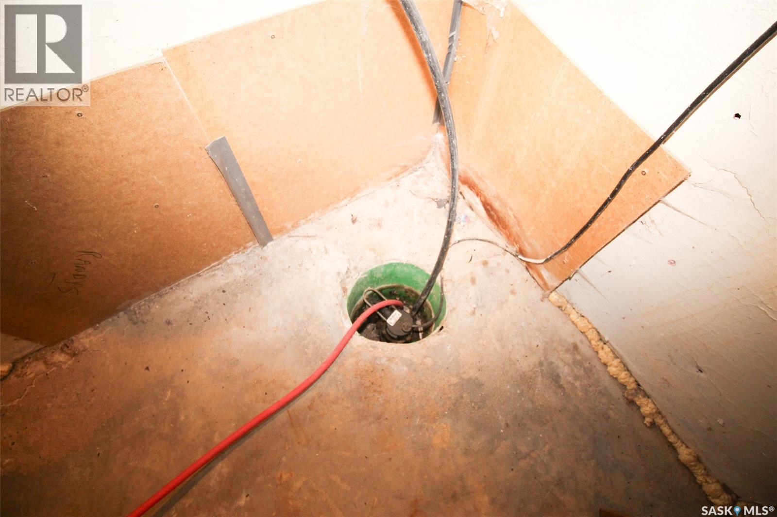 504 3rd Avenue E, Frontier, Saskatchewan  S0N 0W0 - Photo 30 - SK034024