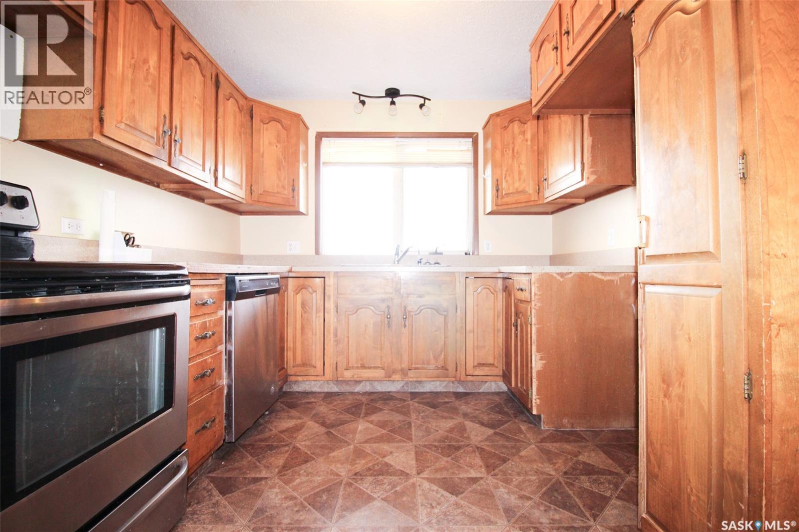 504 3rd Avenue E, Frontier, Saskatchewan  S0N 0W0 - Photo 9 - SK034024