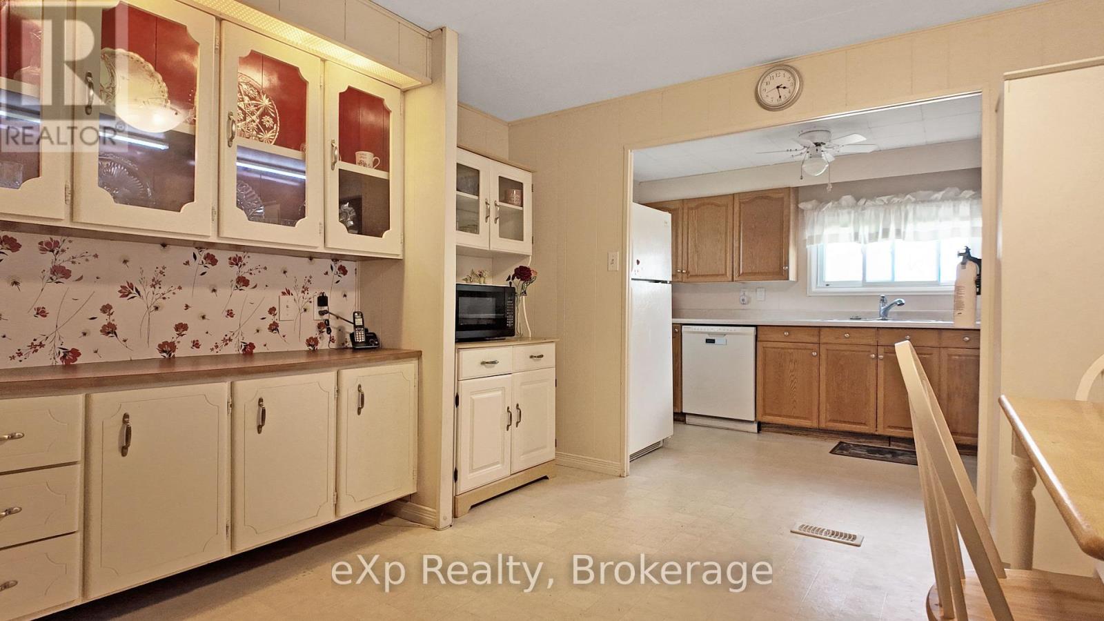 9 Dove Road, Brockton, Ontario  N0G 2V0 - Photo 5 - X12954524