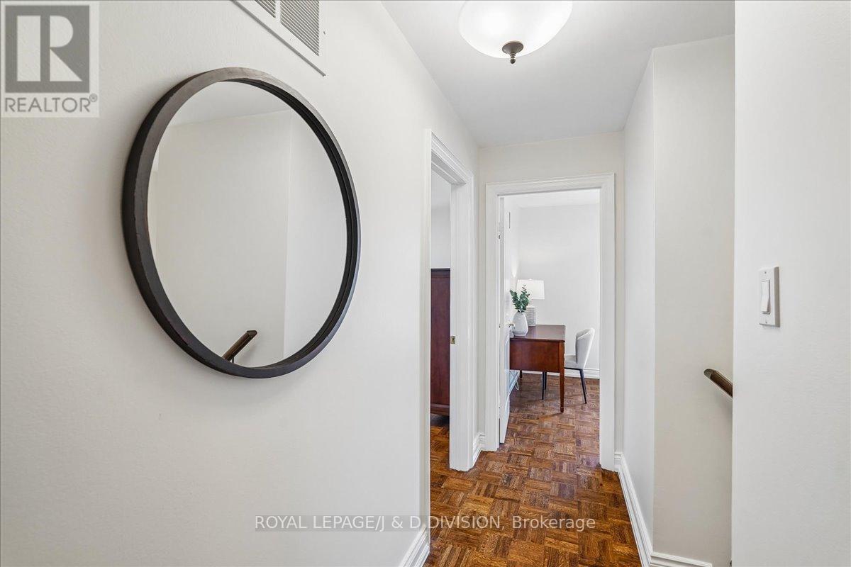 8 Crimson Millway, Toronto, Ontario  M2L 1T6 - Photo 19 - C13048150