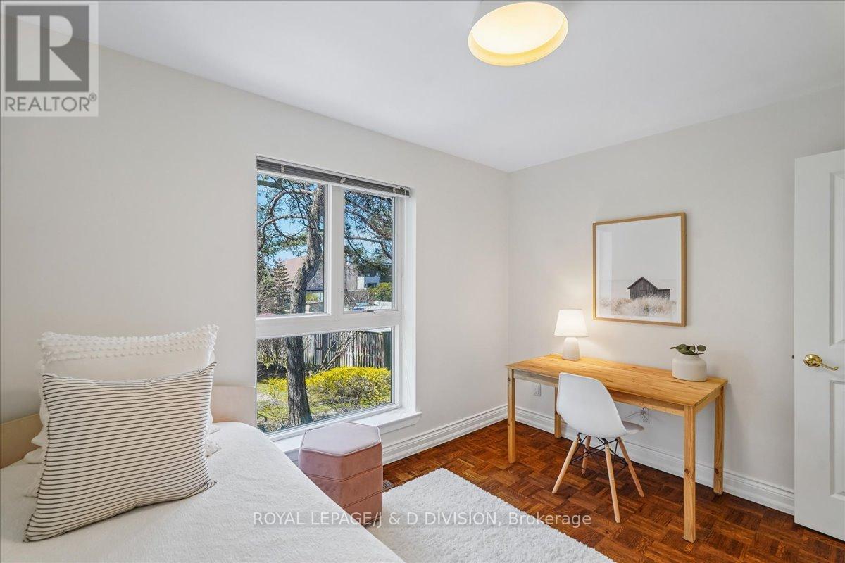 8 Crimson Millway, Toronto, Ontario  M2L 1T6 - Photo 28 - C13048150