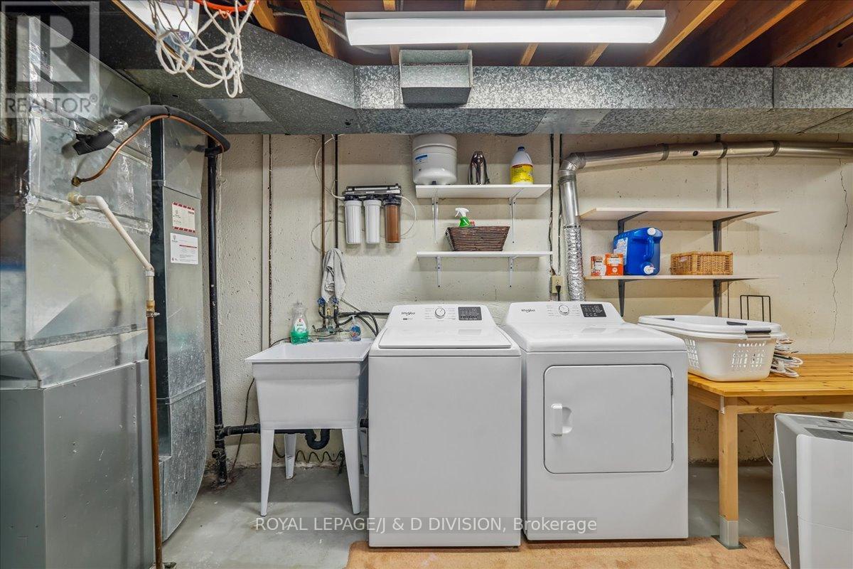 8 Crimson Millway, Toronto, Ontario  M2L 1T6 - Photo 35 - C13048150