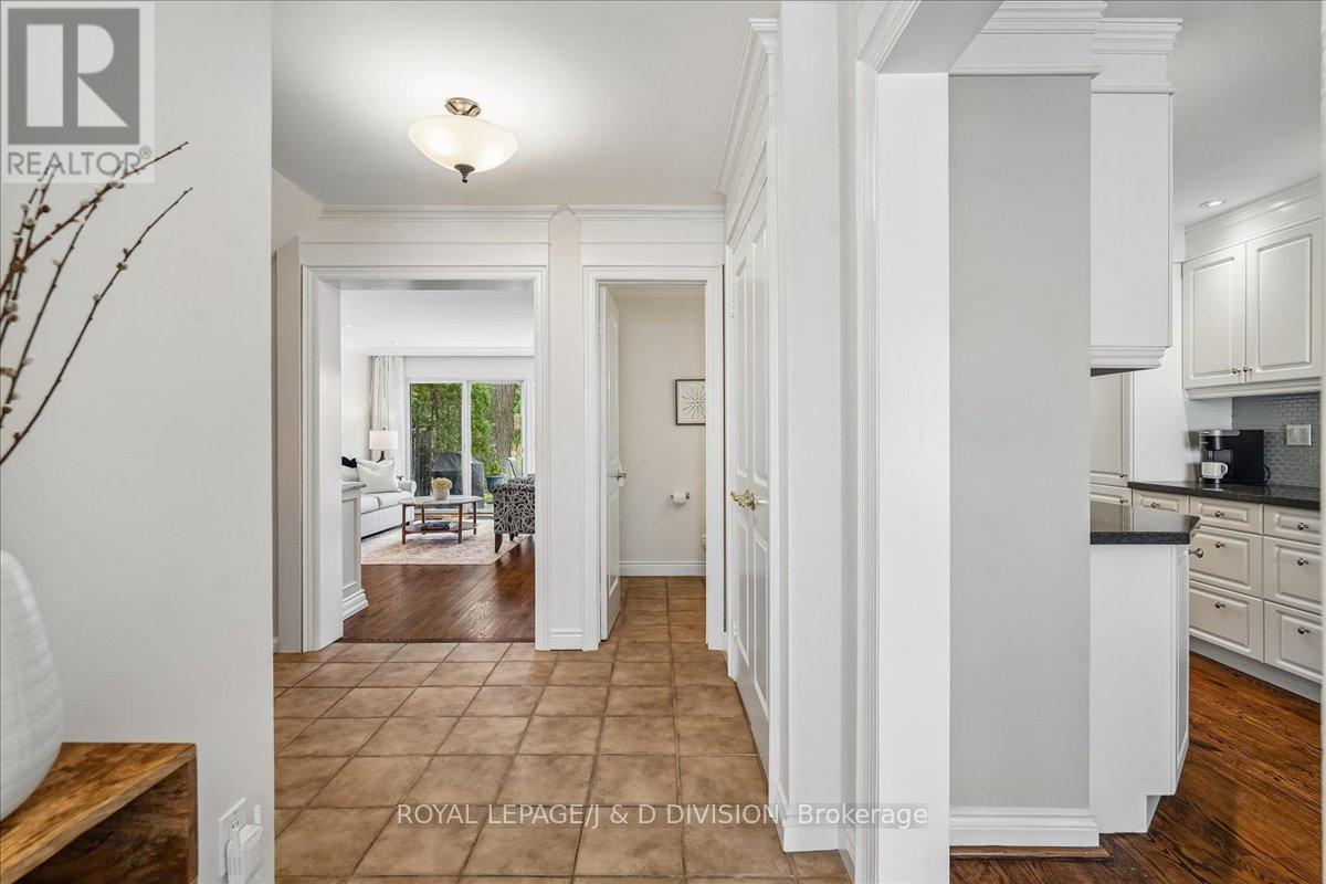 8 Crimson Millway, Toronto, Ontario  M2L 1T6 - Photo 6 - C13048150