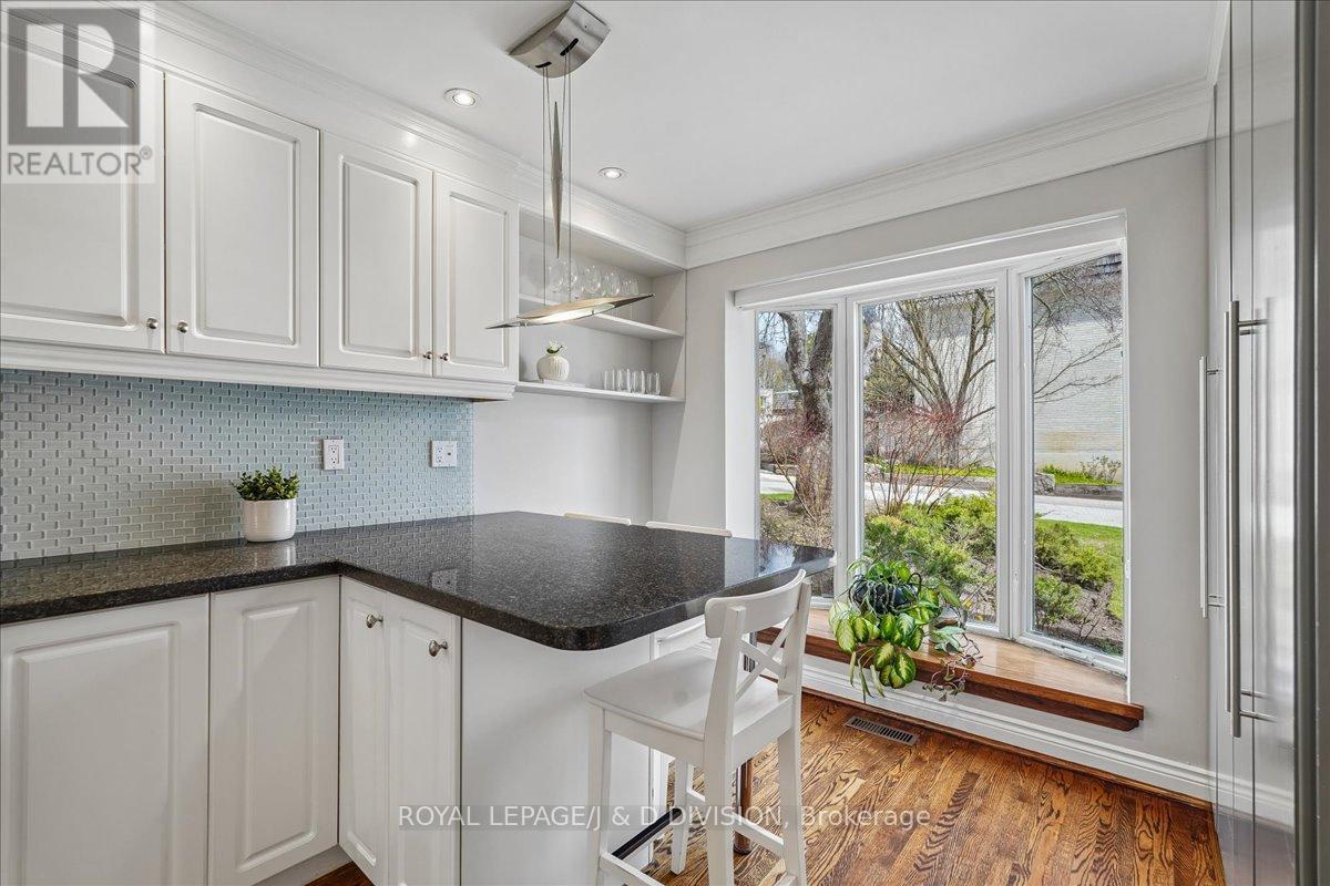 8 Crimson Millway, Toronto, Ontario  M2L 1T6 - Photo 8 - C13048150