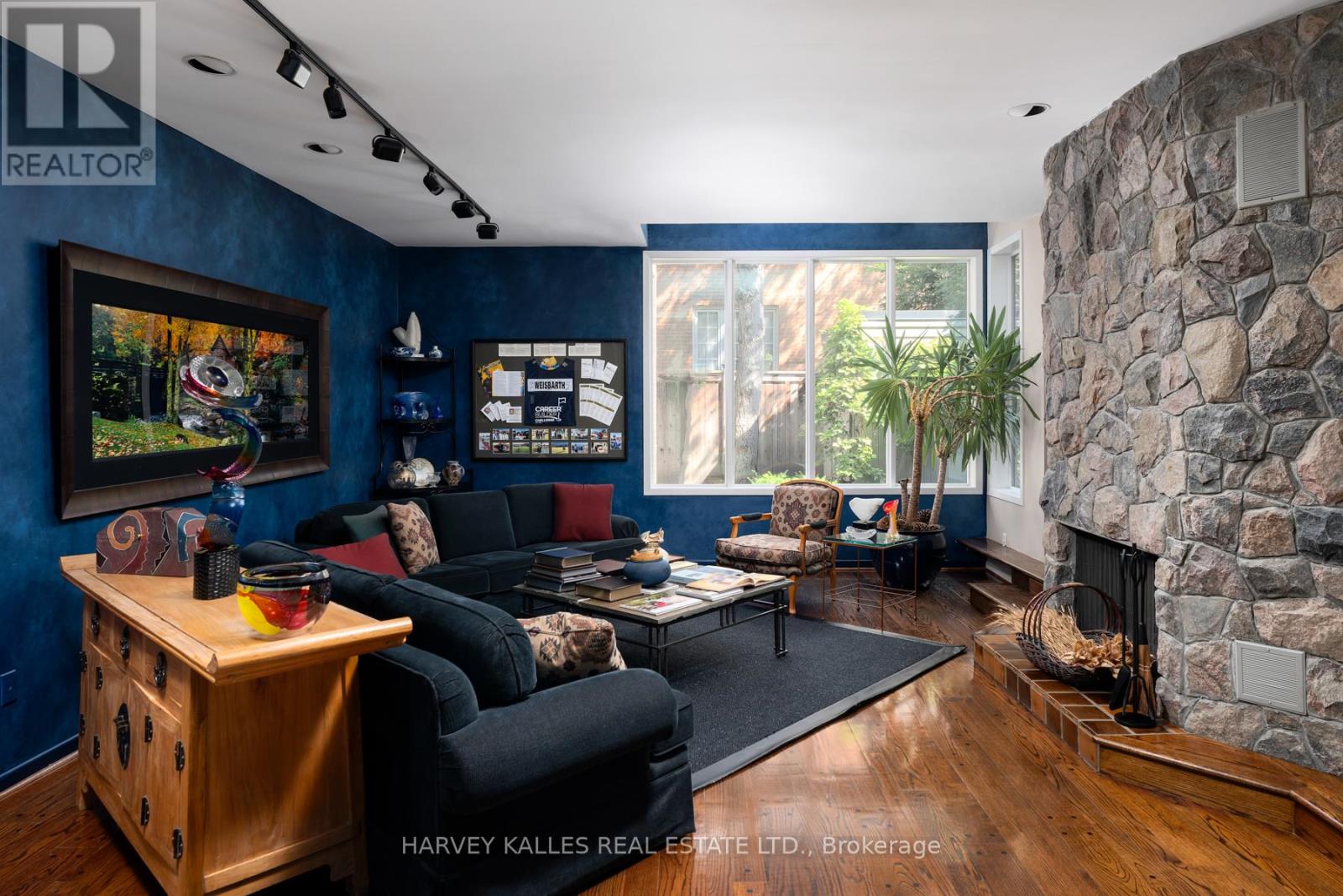 5 Cosmic Drive, Toronto, Ontario  M3B 3L5 - Photo 4 - C13048168