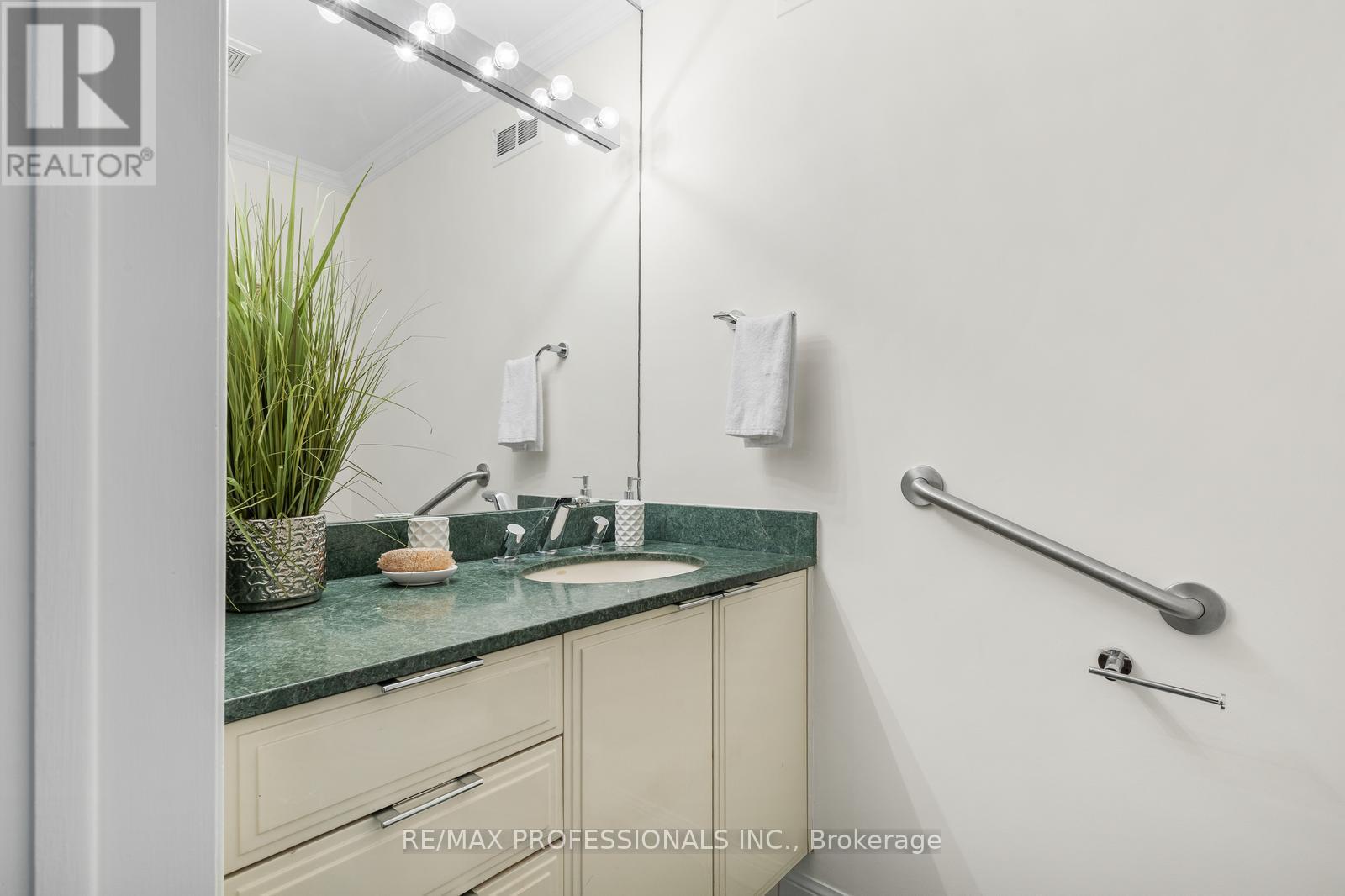 47 Apollo Drive, Toronto, Ontario  M3B 2G9 - Photo 25 - C13048202