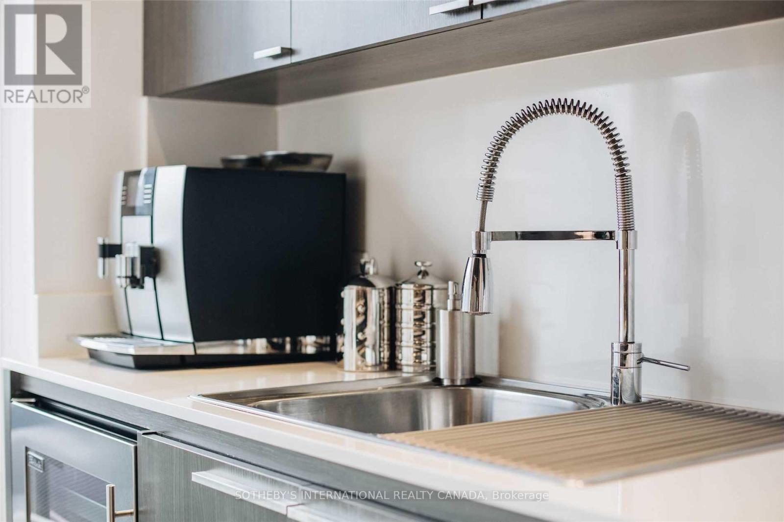 1602 - 88 Davenport Road, Toronto, Ontario  M5R 0A5 - Photo 14 - C13048248