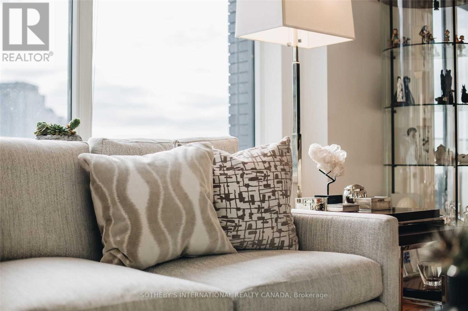 1602 - 88 Davenport Road, Toronto, Ontario  M5R 0A5 - Photo 6 - C13048248