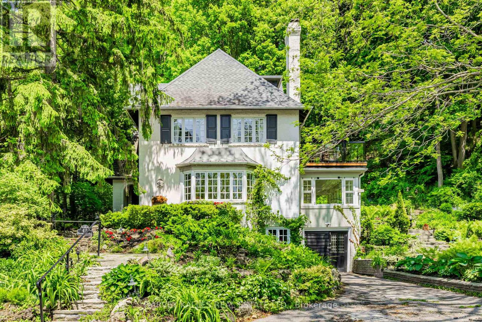 42 BROOKFIELD ROAD, Toronto, Ontario