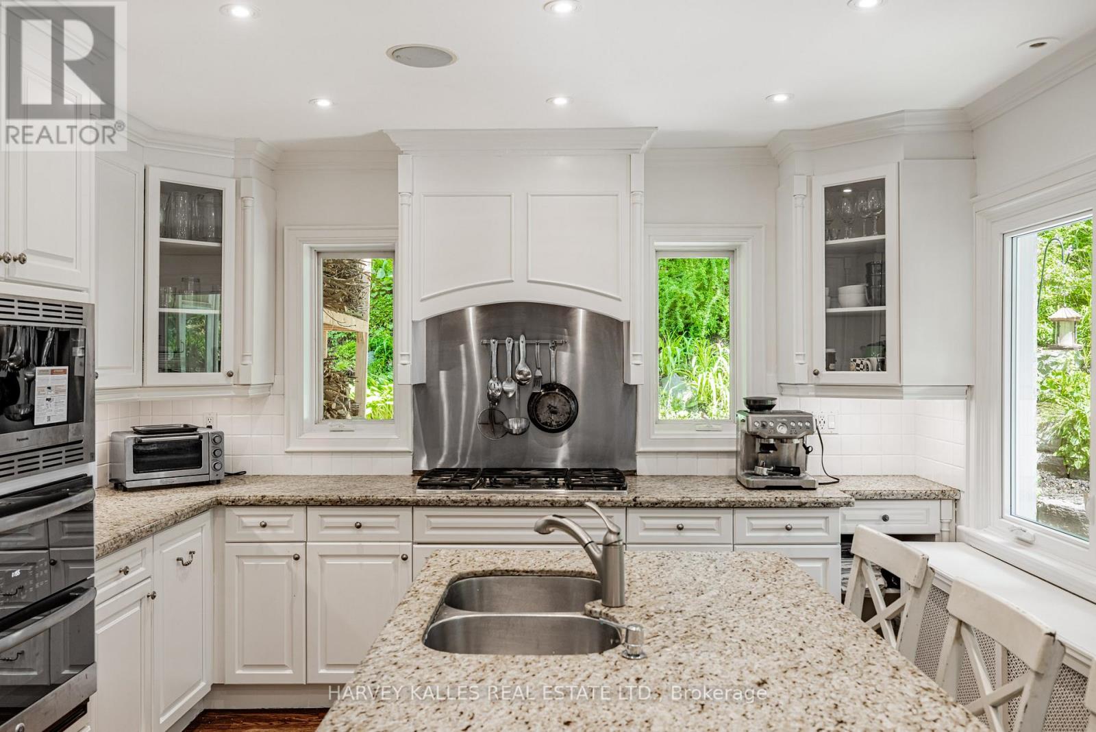 42 Brookfield Road, Toronto, Ontario  M2P 1A9 - Photo 13 - C13048280