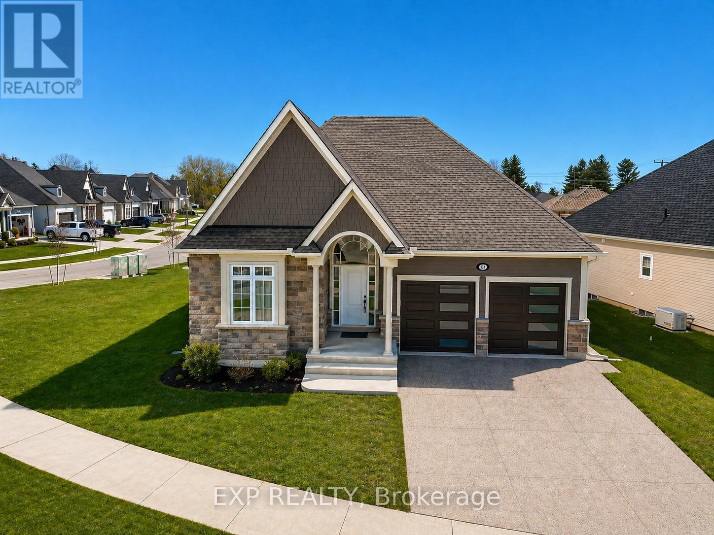 3571 Whispering Woods Trail, Fort Erie, Ontario  L0S 1N0 - Photo 2 - X12661210