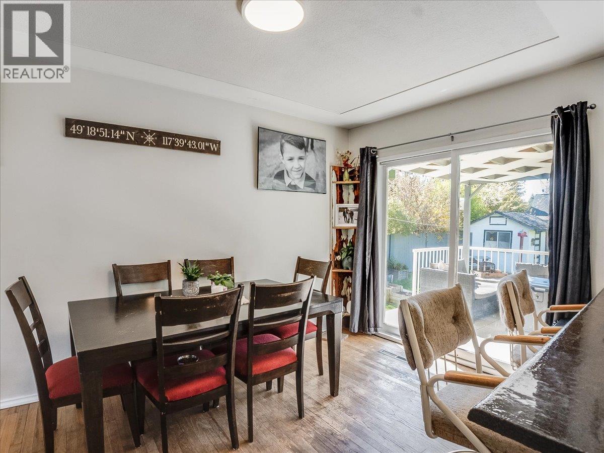 814 10th Street, Castlegar, British Columbia  V1N 2H8 - Photo 15 - 10384869