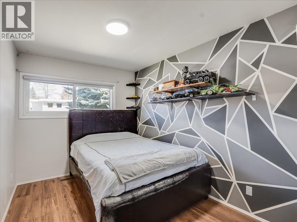 814 10th Street, Castlegar, British Columbia  V1N 2H8 - Photo 24 - 10384869