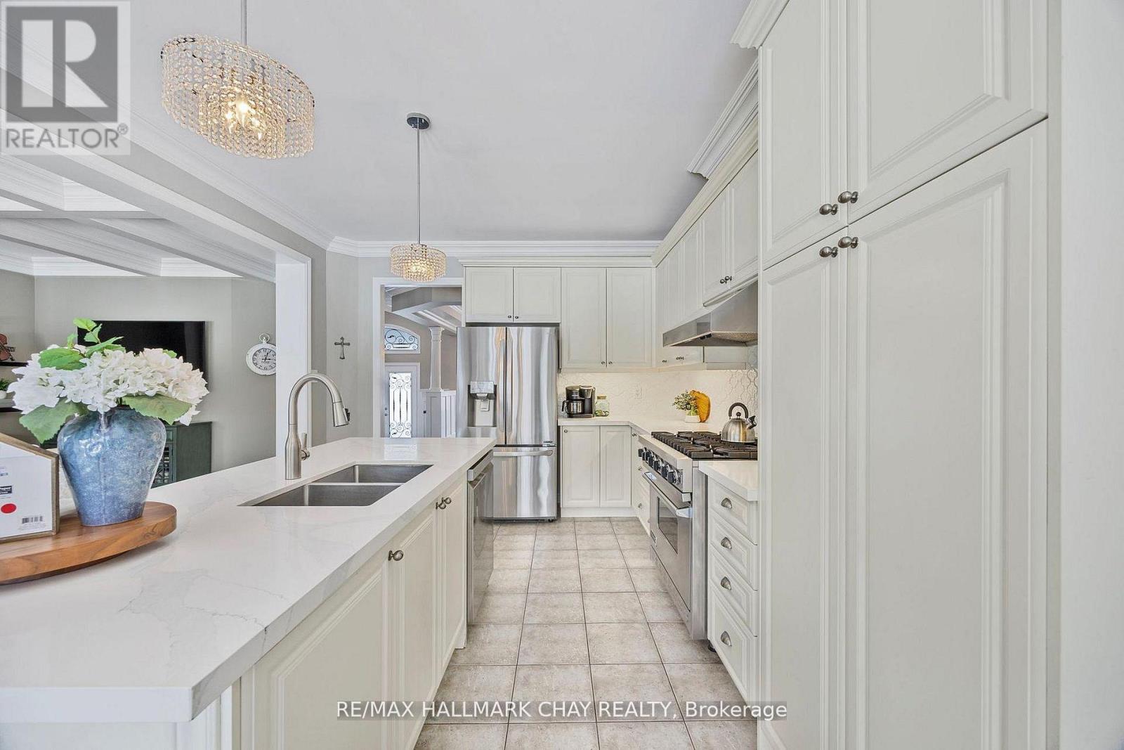 16 Basswood Drive, Wasaga Beach, Ontario  L9Z 0A9 - Photo 10 - S13048172