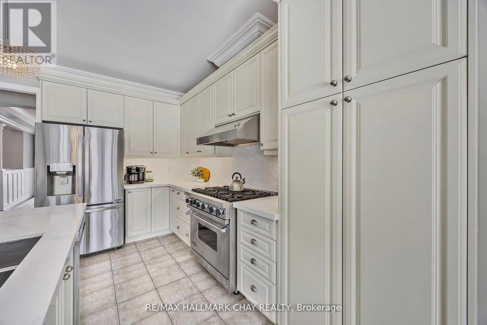 16 Basswood Drive, Wasaga Beach, Ontario  L9Z 0A9 - Photo 11 - S13048172