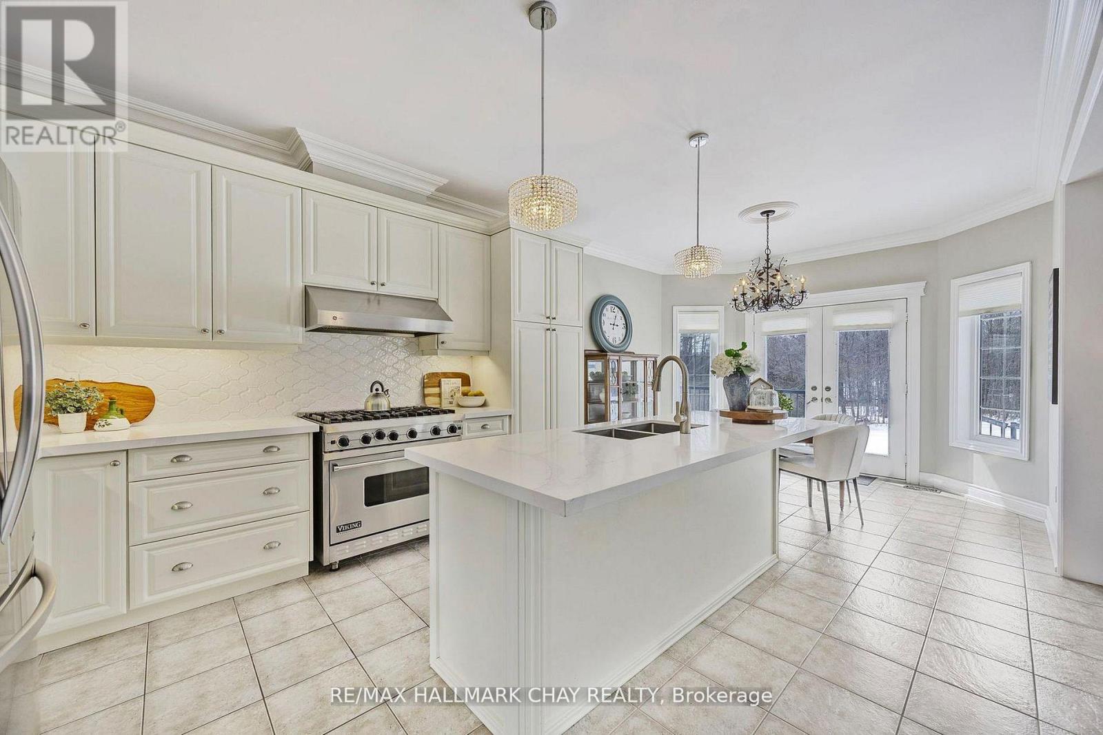 16 Basswood Drive, Wasaga Beach, Ontario  L9Z 0A9 - Photo 8 - S13048172