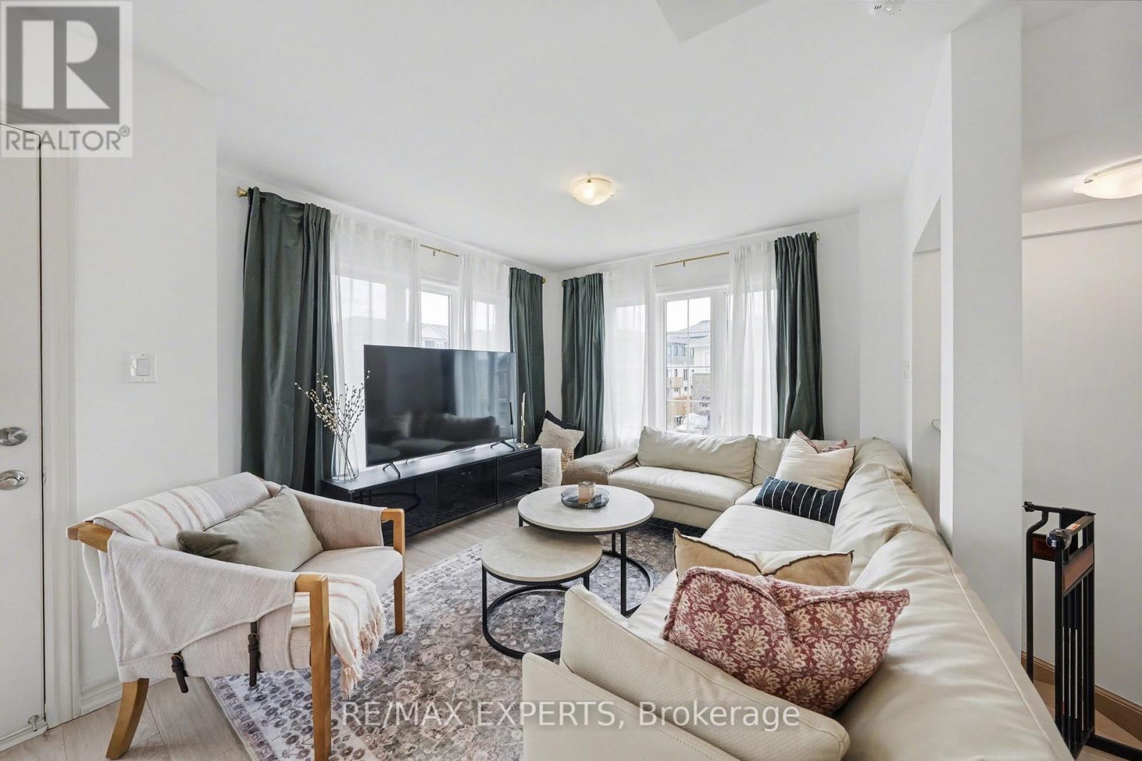 2 Pumpkin Corner Crescent, Barrie, Ontario  L9J 0T6 - Photo 12 - S13048270