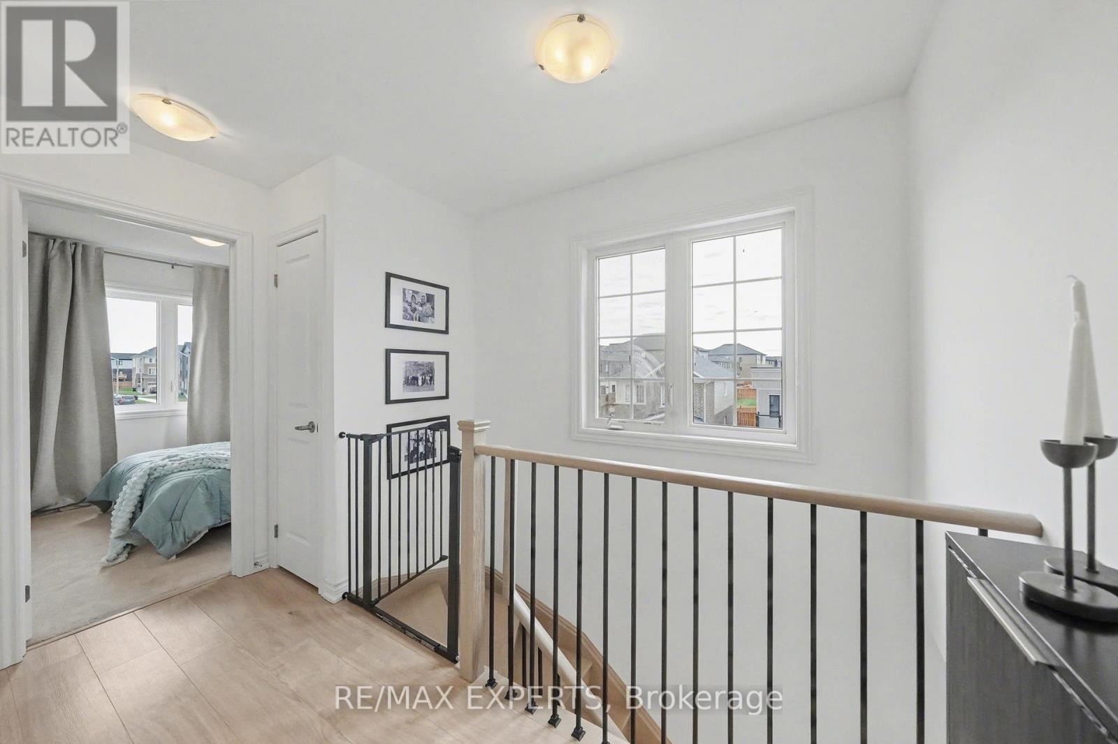 2 Pumpkin Corner Crescent, Barrie, Ontario  L9J 0T6 - Photo 22 - S13048270