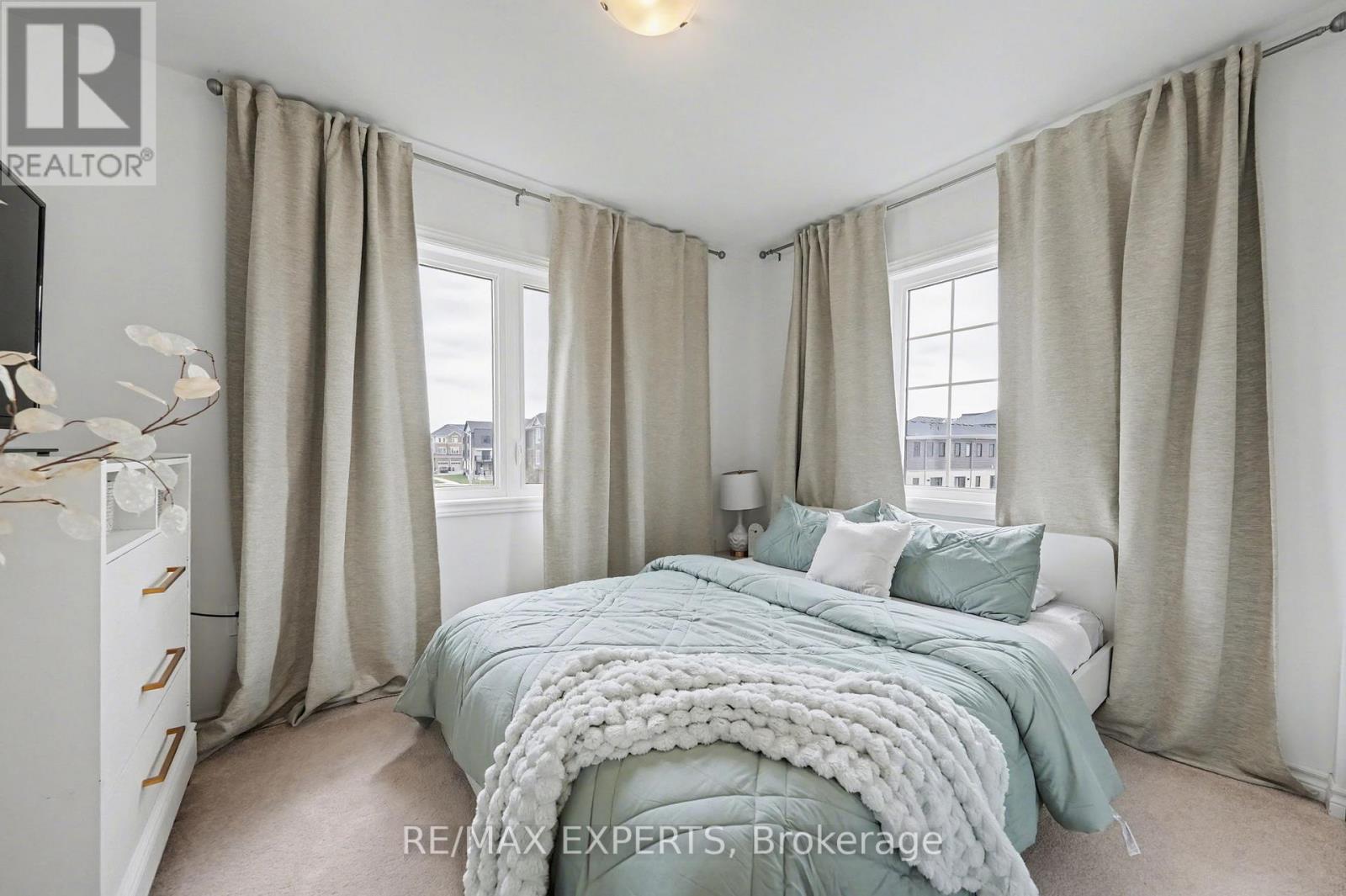 2 Pumpkin Corner Crescent, Barrie, Ontario  L9J 0T6 - Photo 28 - S13048270