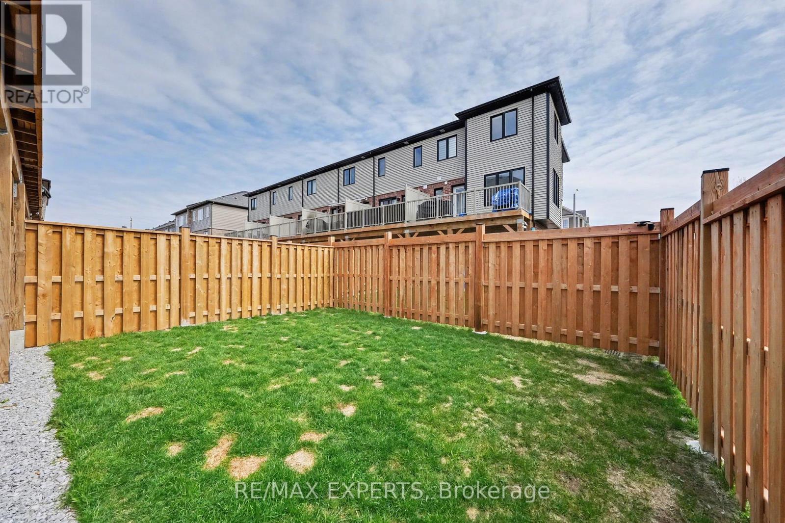 2 Pumpkin Corner Crescent, Barrie, Ontario  L9J 0T6 - Photo 34 - S13048270