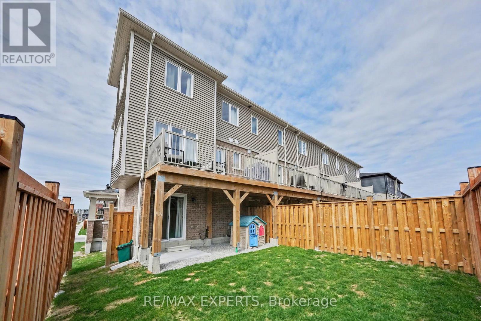 2 Pumpkin Corner Crescent, Barrie, Ontario  L9J 0T6 - Photo 35 - S13048270