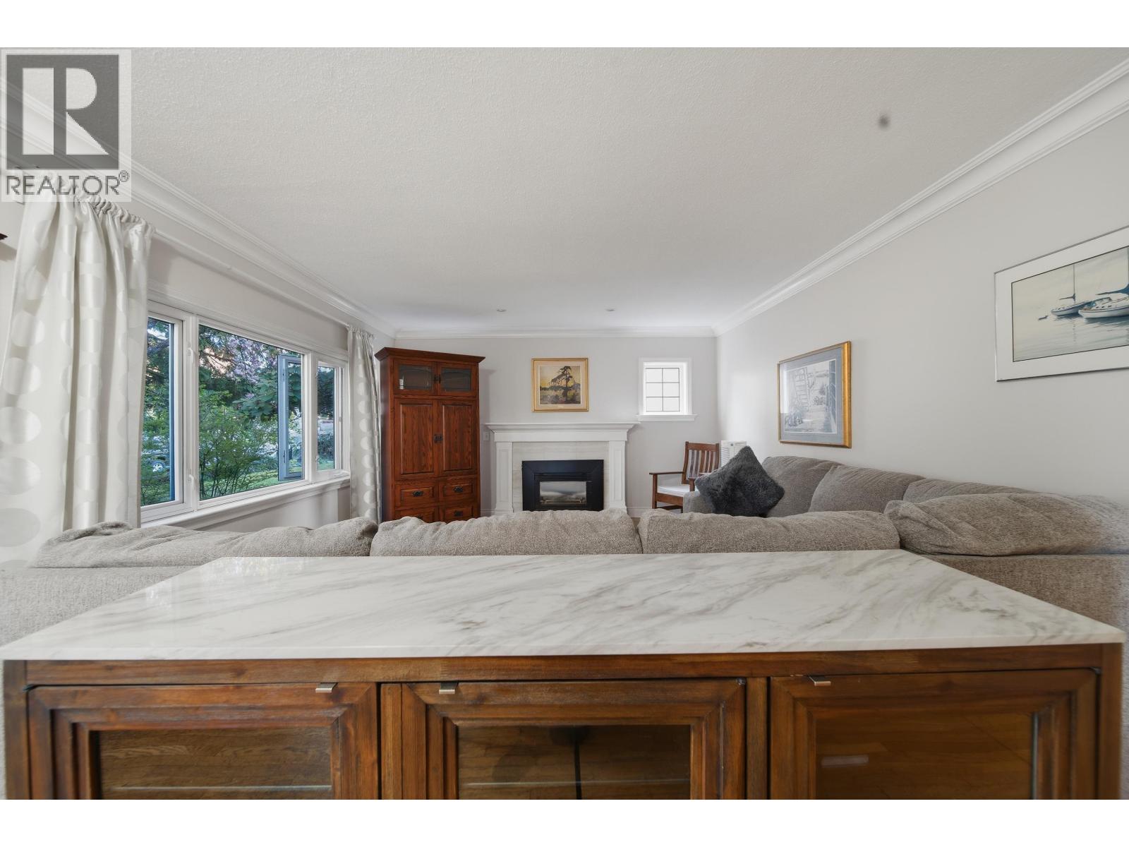 107 Seventh Avenue, New Westminster, British Columbia  V3L 1W2 - Photo 4 - R3115931