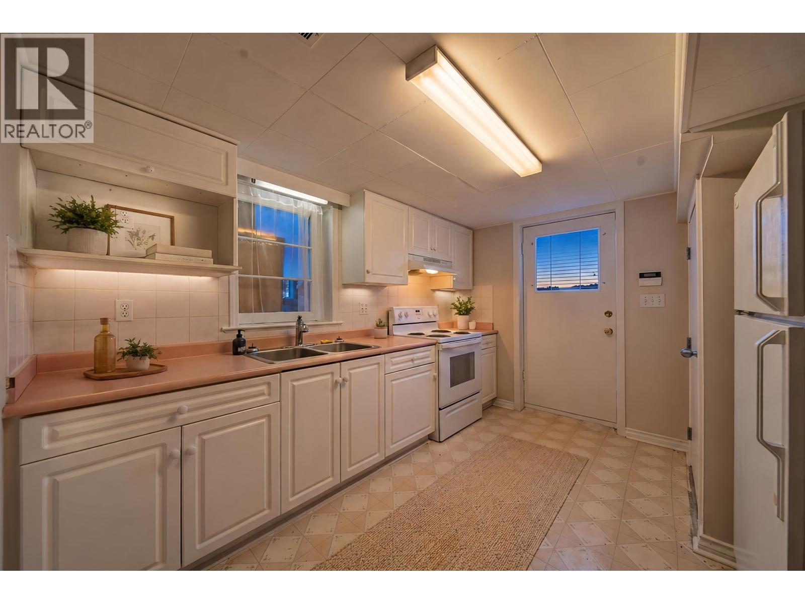 107 Seventh Avenue, New Westminster, British Columbia  V3L 1W2 - Photo 6 - R3115931