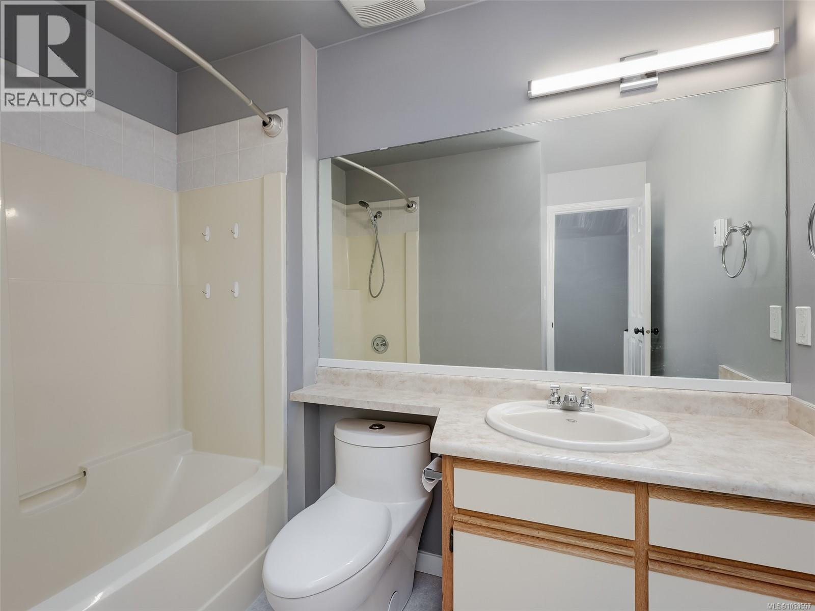 4 9923 Seventh St, Sidney, British Columbia  V8L 2V8 - Photo 12 - 1033557