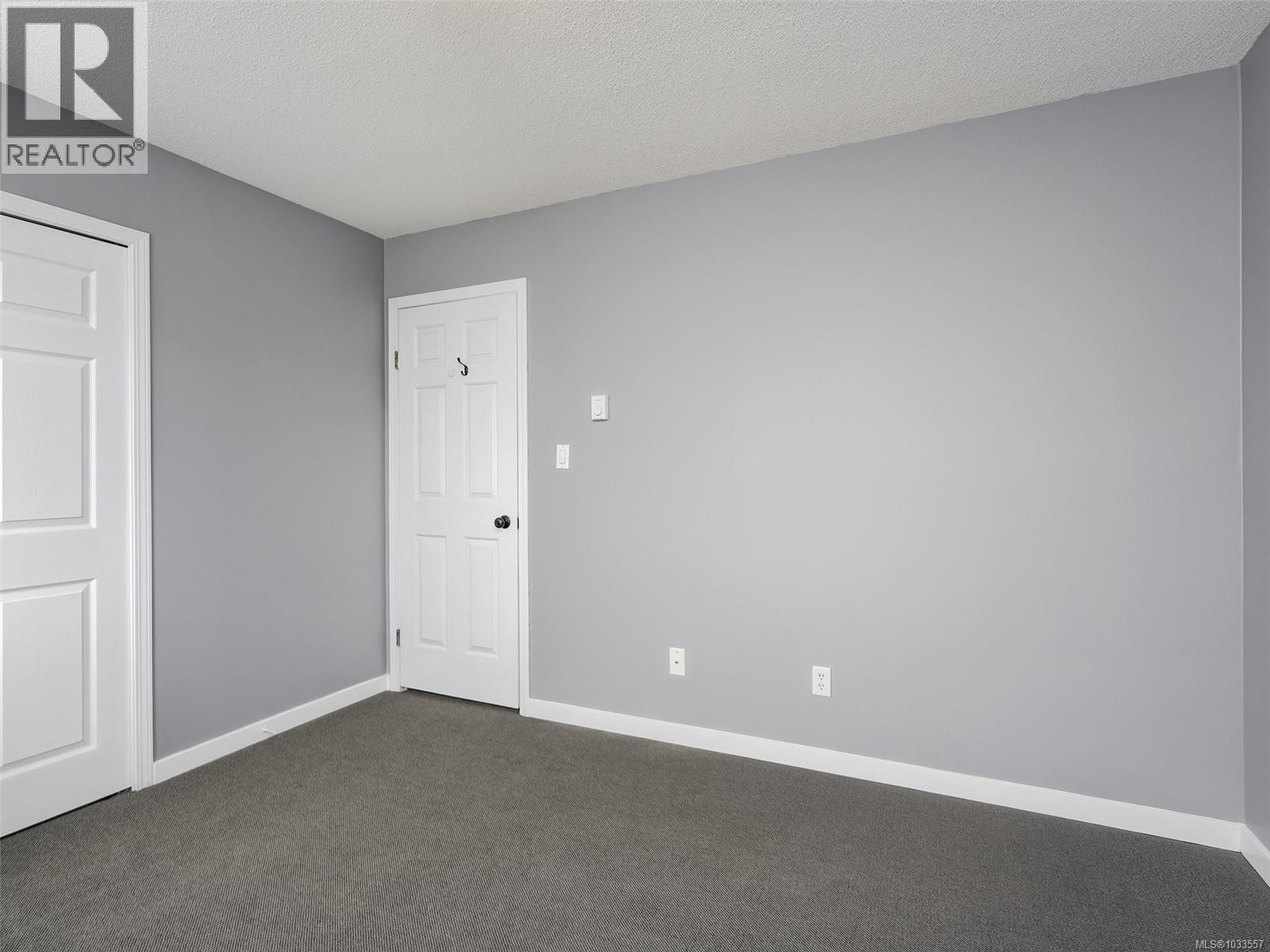 4 9923 Seventh St, Sidney, British Columbia  V8L 2V8 - Photo 9 - 1033557