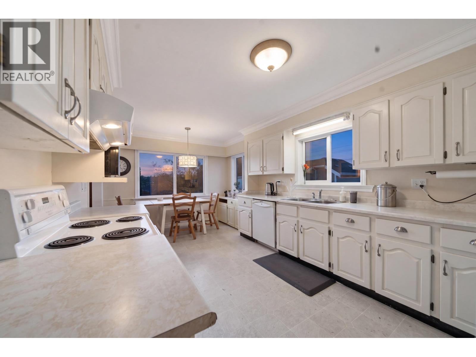 107 Seventh Avenue, New Westminster, British Columbia  V3L 1W2 - Photo 9 - R3115931