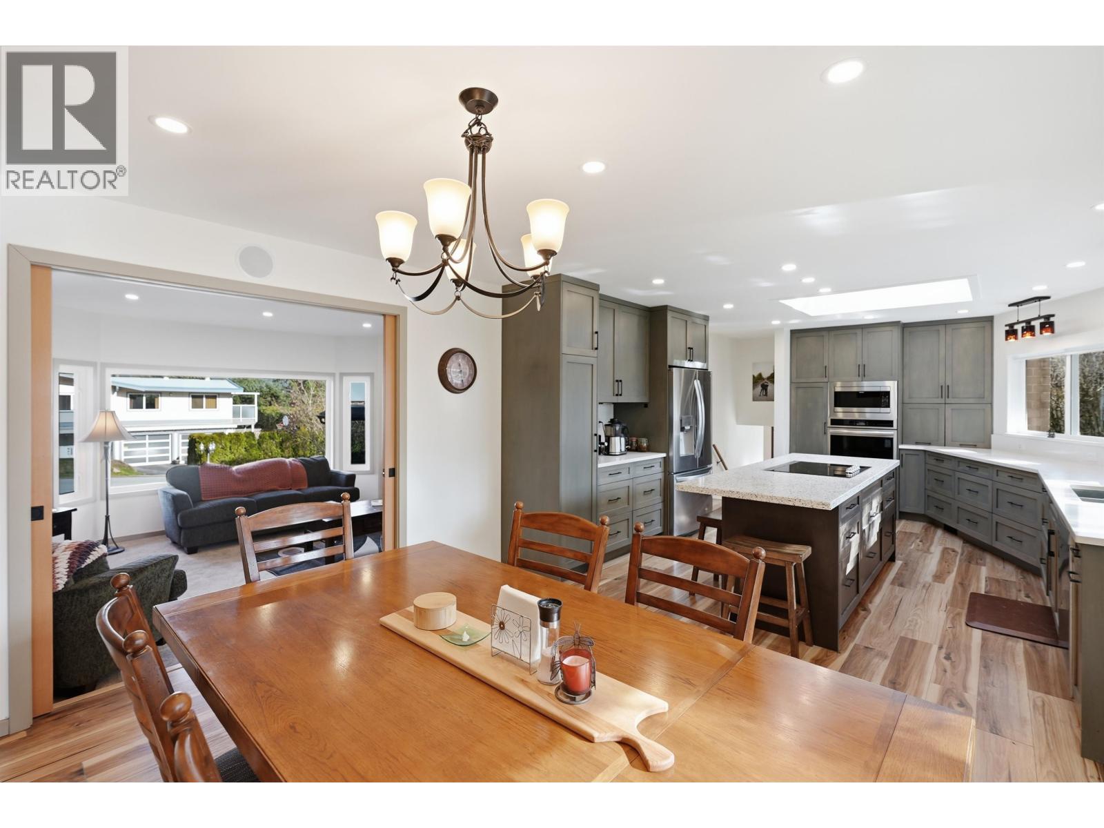 526 Yale Road, Port Moody, British Columbia  V3H 3K3 - Photo 8 - R3105137