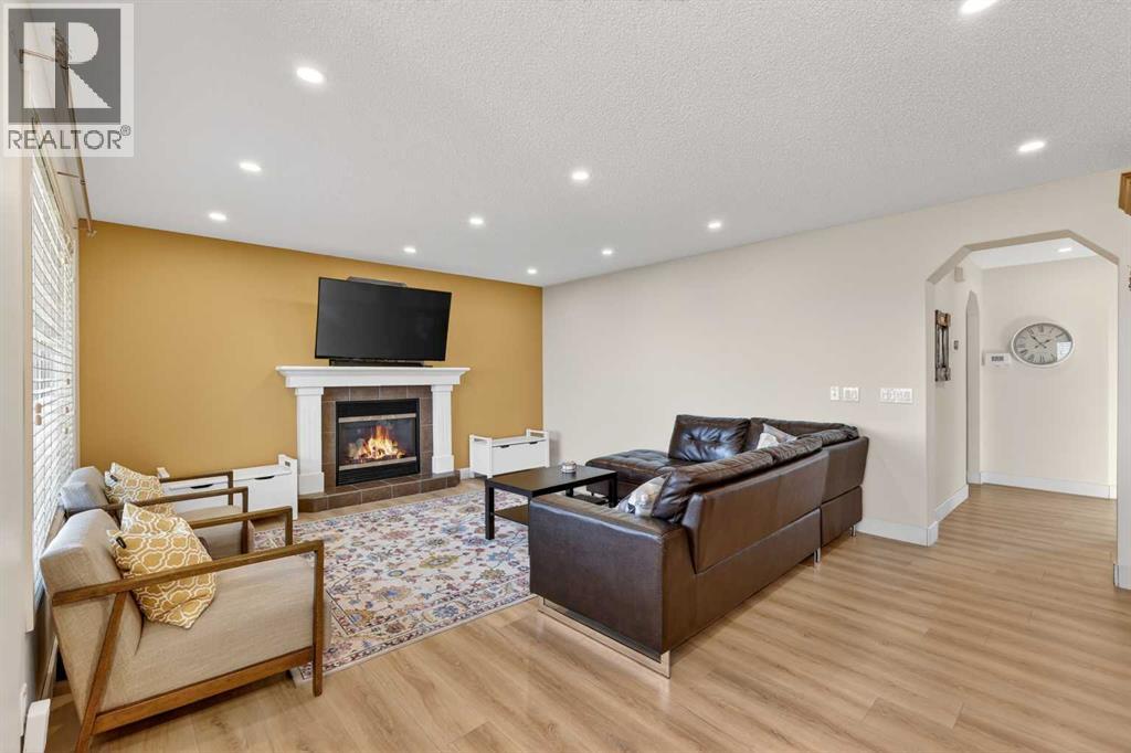 190 Sagewood Drive SW, Airdrie, Alberta  T4B 3B3 - Photo 11 - A2304053