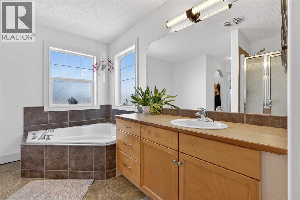 190 Sagewood Drive SW, Airdrie, Alberta  T4B 3B3 - Photo 23 - A2304053