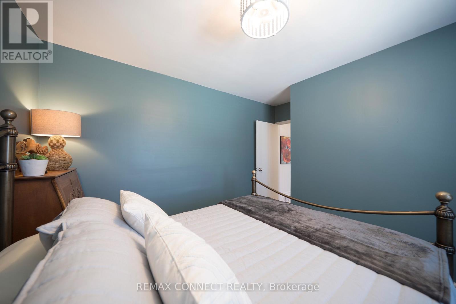 961 Ribston Road, Mississauga, Ontario  L4Y 1B5 - Photo 17 - W13048152