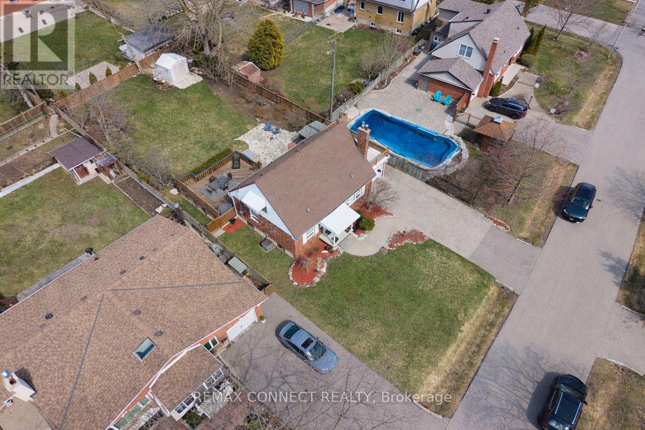 961 Ribston Road, Mississauga, Ontario  L4Y 1B5 - Photo 4 - W13048152