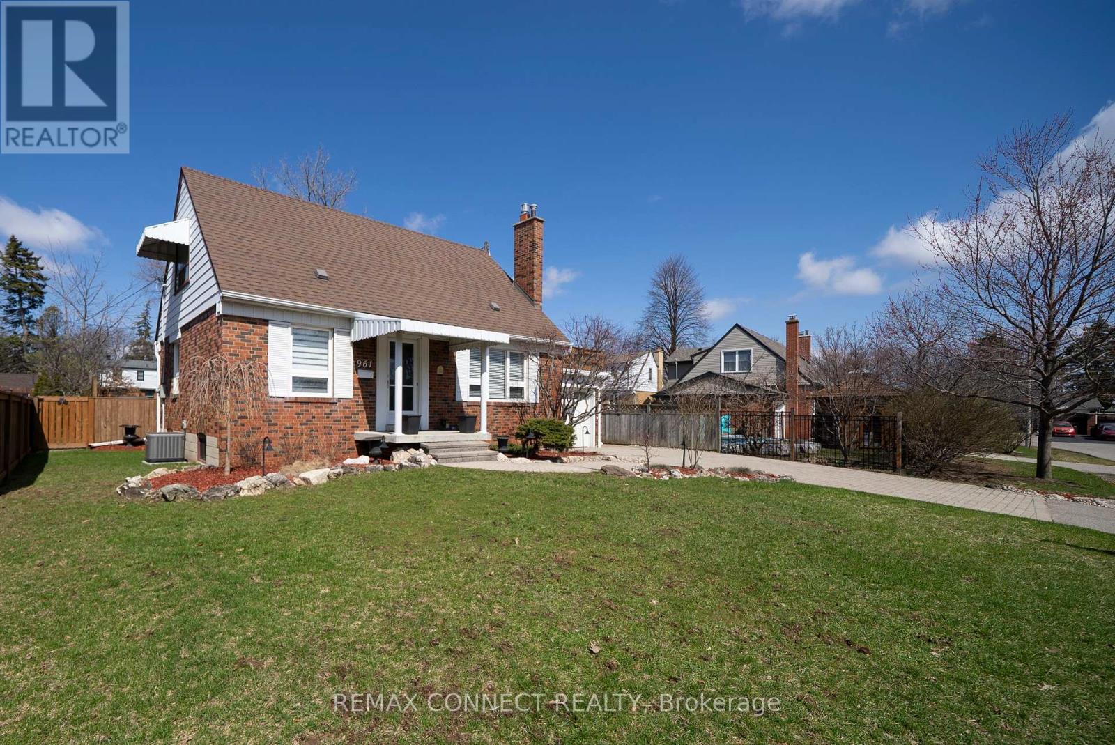 961 Ribston Road, Mississauga, Ontario  L4Y 1B5 - Photo 6 - W13048152