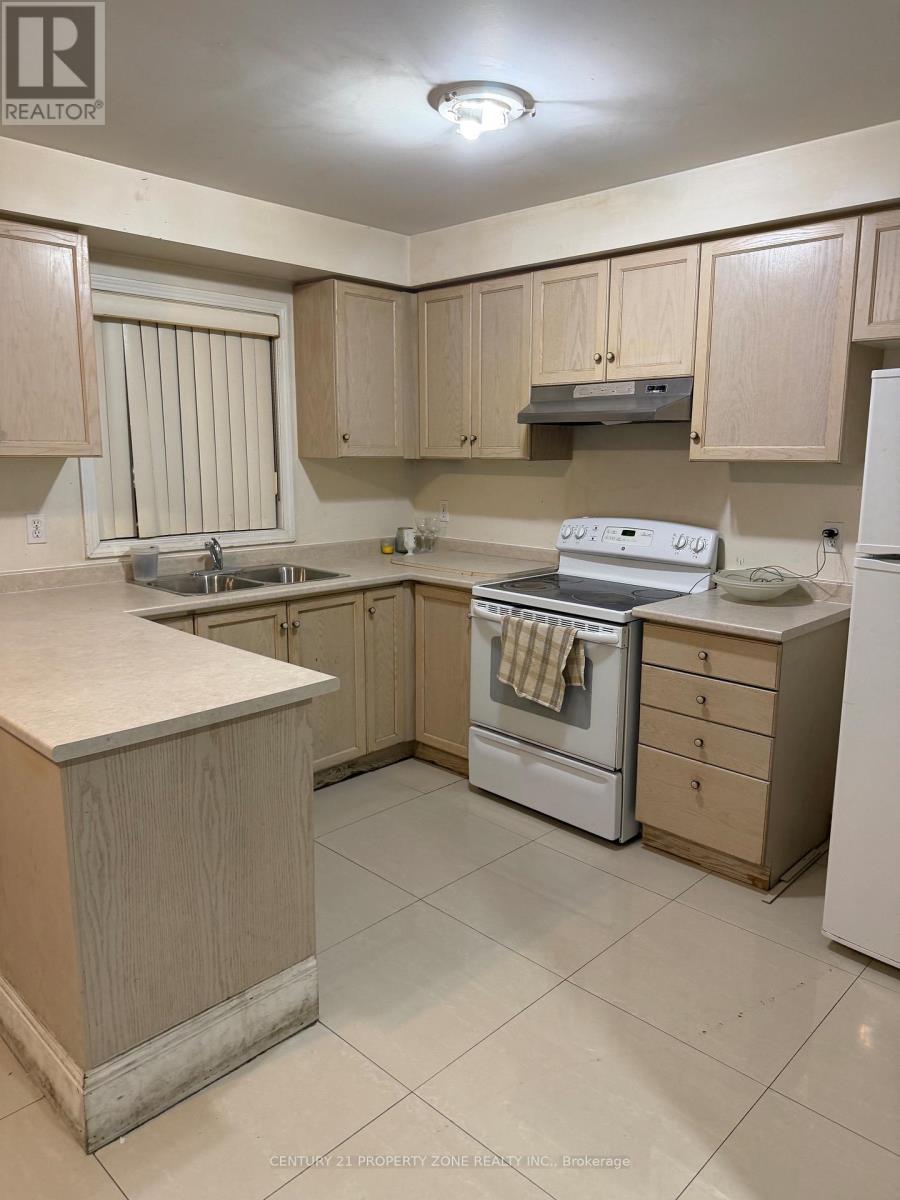 96 Native Landing, Brampton, Ontario  L6X 5A3 - Photo 2 - W13048214