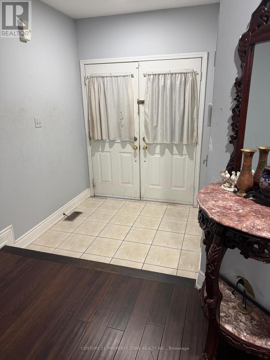 96 Native Landing, Brampton, Ontario  L6X 5A3 - Photo 4 - W13048214