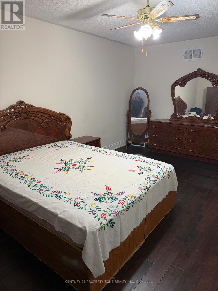 96 Native Landing, Brampton, Ontario  L6X 5A3 - Photo 8 - W13048214