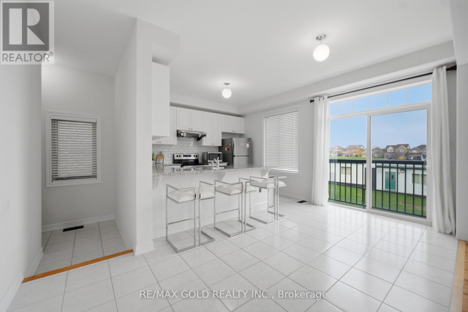 26 Geranium Crescent, Brampton, Ontario  L6Y 1N8 - Photo 6 - W13048286