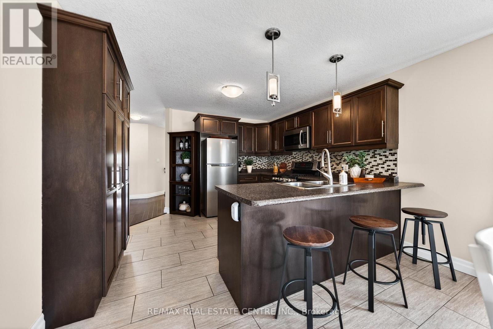 692 Halifax Road, Woodstock (Woodstock - North), Ontario  N4T 0G1 - Photo 11 - X13048196