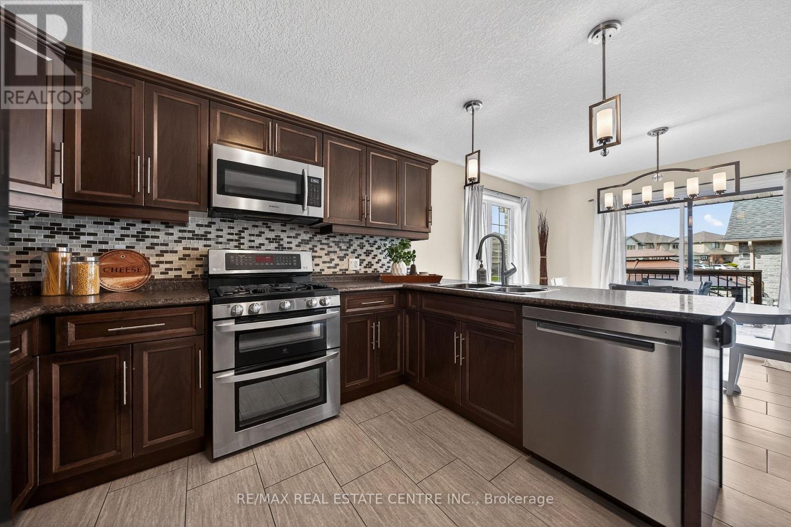 692 Halifax Road, Woodstock (Woodstock - North), Ontario  N4T 0G1 - Photo 13 - X13048196