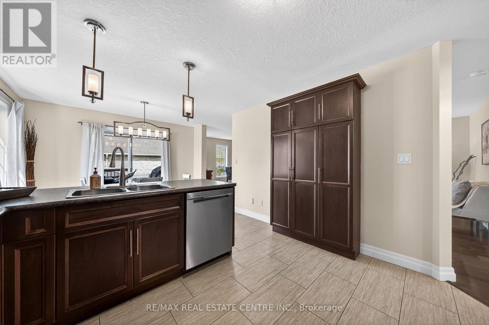 692 Halifax Road, Woodstock (Woodstock - North), Ontario  N4T 0G1 - Photo 14 - X13048196